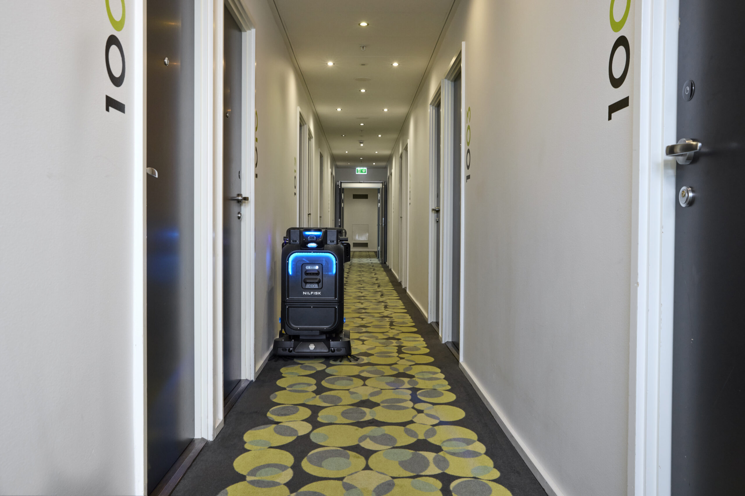 VP25 commercial robot vacuum cleaner cleaning the hotel hall way